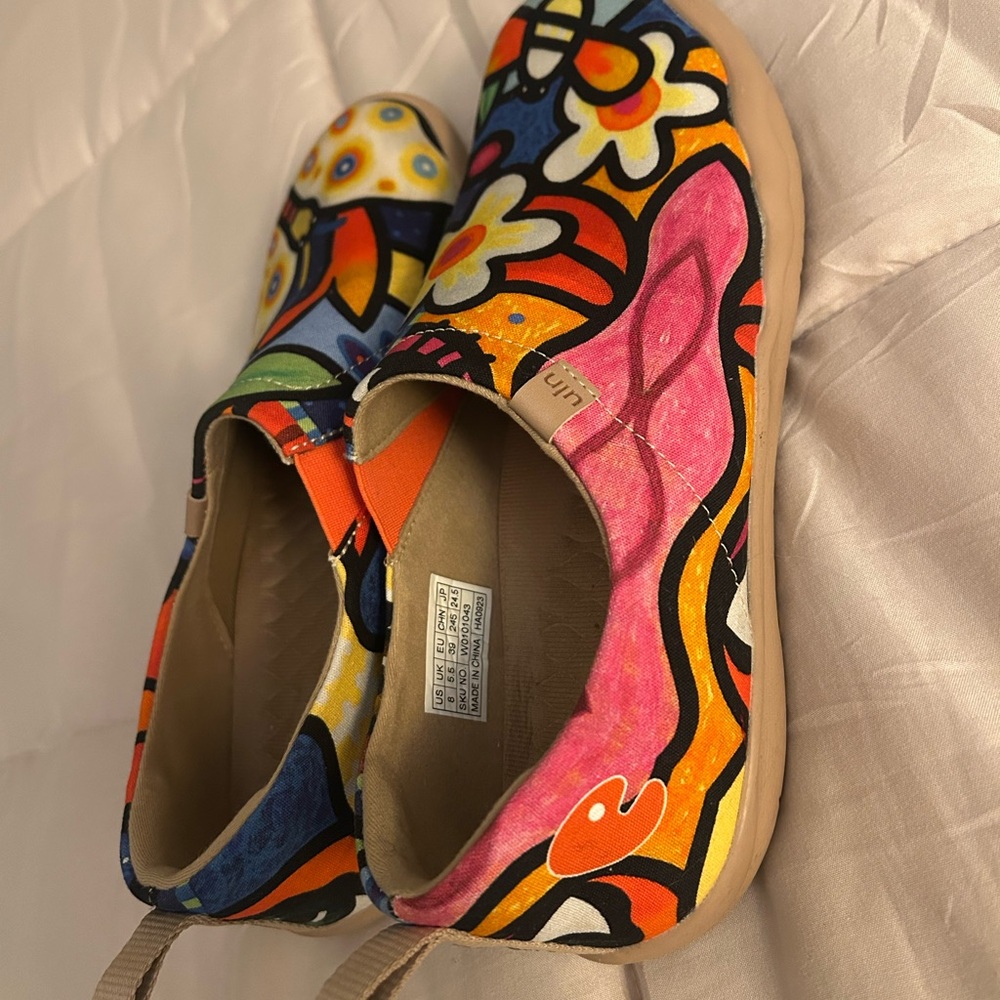 UIN Artistic Multicolor Slip-Ons - image 3